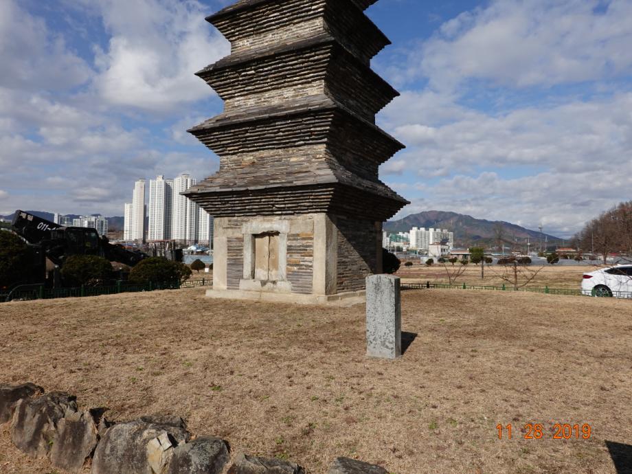 제천 장락동 칠층모전석탑이미지