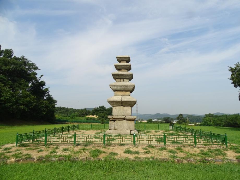 청주 계산리 오층석탑이미지