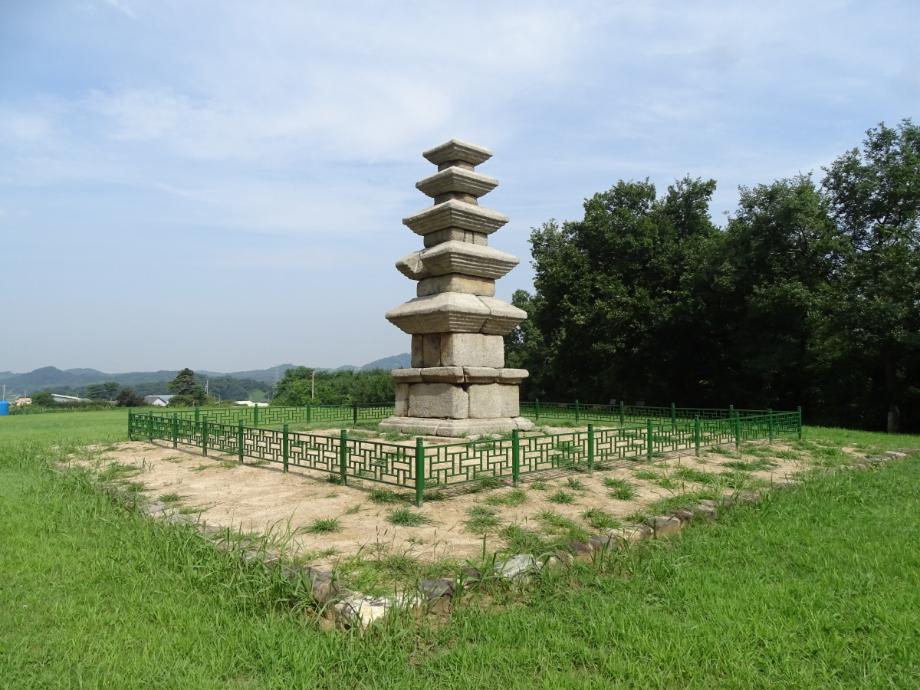 청주 계산리 오층석탑이미지