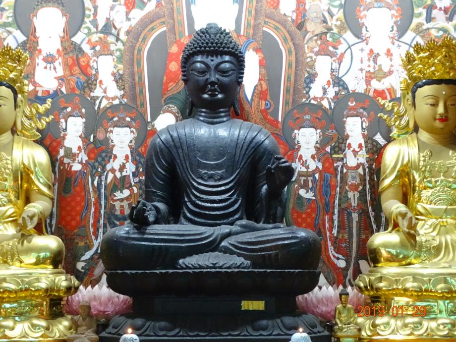 충주 단호사 철조여래좌상이미지