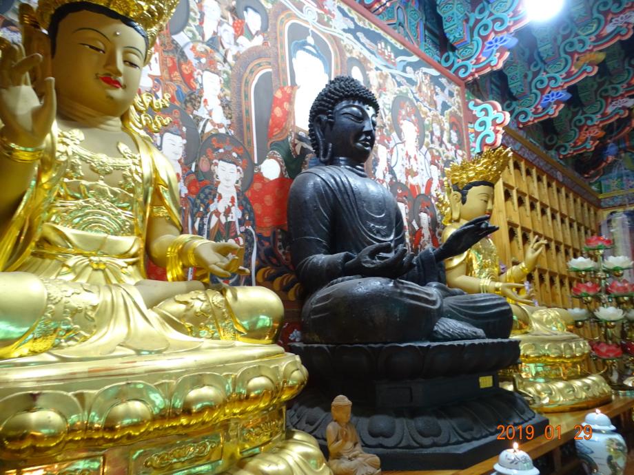 충주 단호사 철조여래좌상이미지