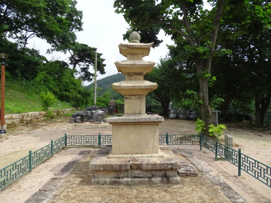 영동 영국사 삼층석탑이미지