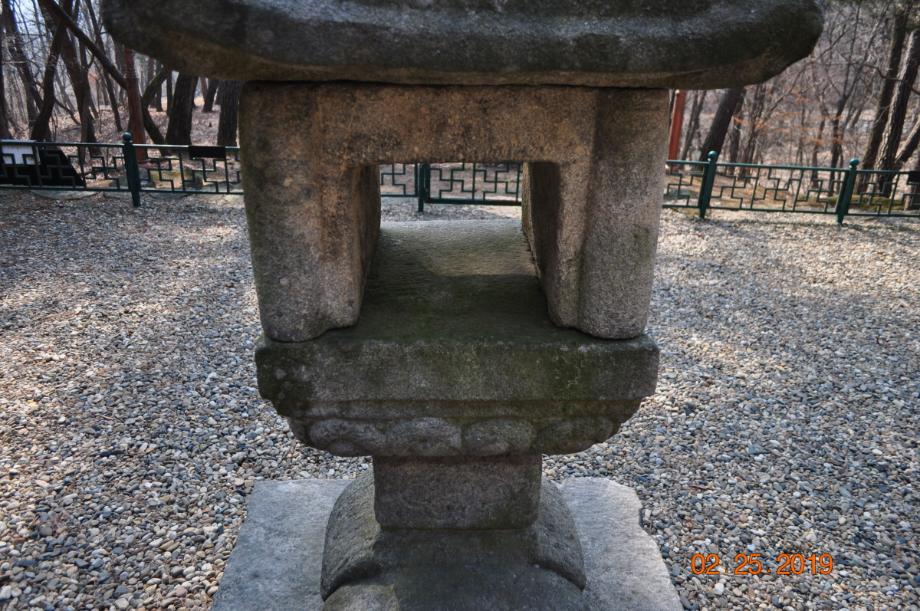 충주 청룡사지 보각국사탑 앞 사자 석등이미지