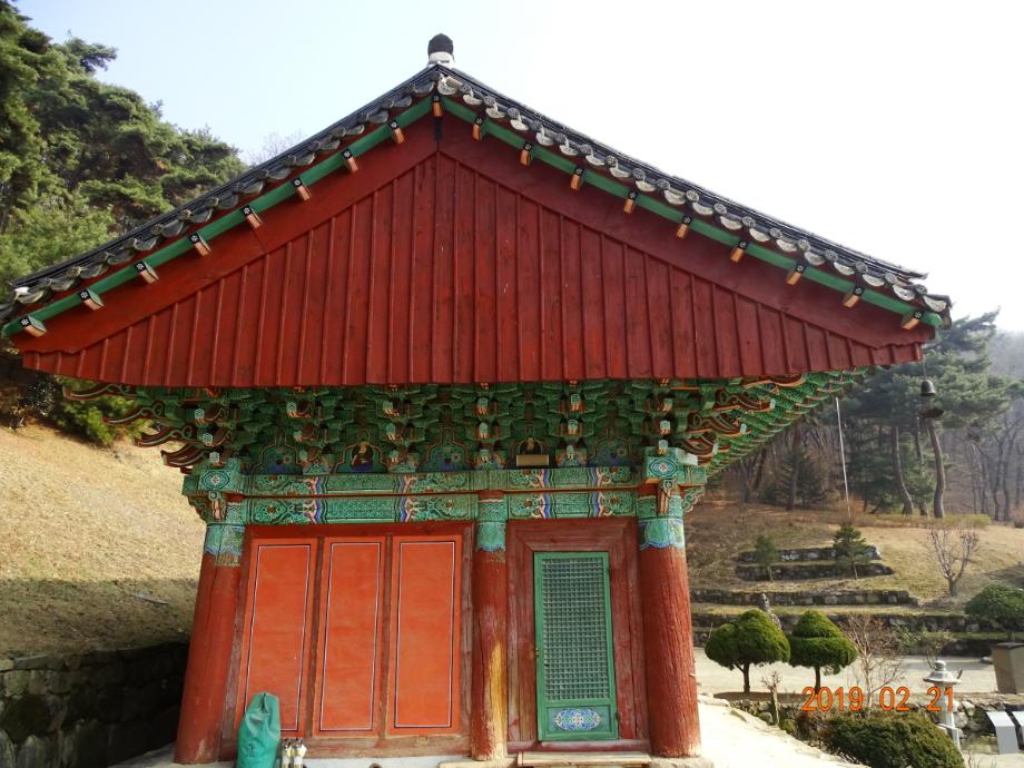 청주 안심사 대웅전이미지