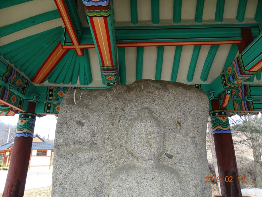 영동 신항리 석조여래삼존입상이미지