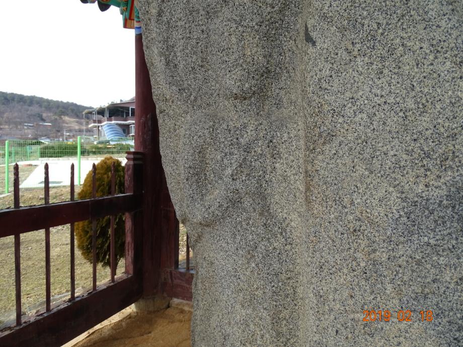 영동 신항리 석조여래삼존입상이미지