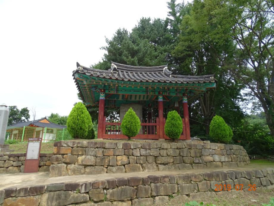 영동 신항리 석조여래삼존입상이미지