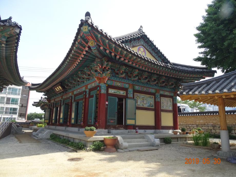 청주 용화사 석조불상군이미지