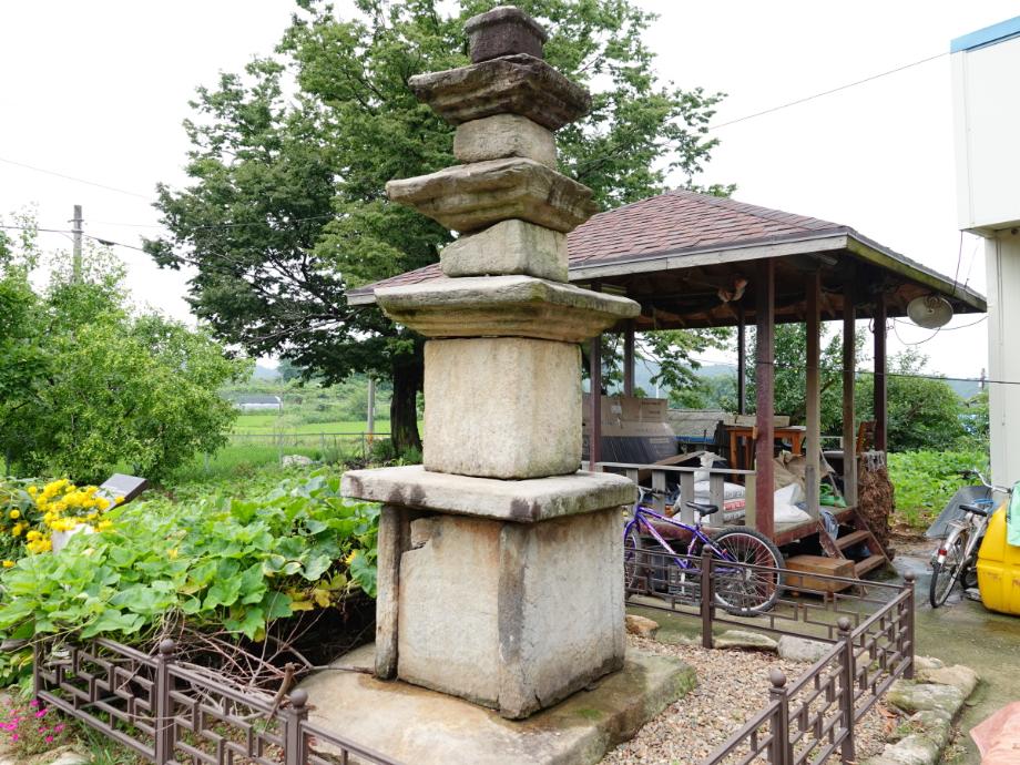 괴산 보안사 삼층석탑이미지