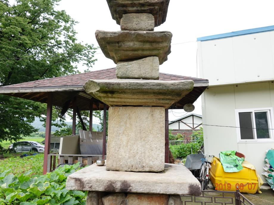 괴산 보안사 삼층석탑이미지