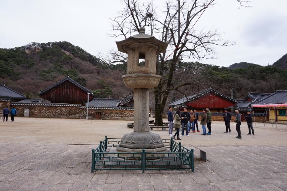 보은 법주사 사천왕 석등이미지