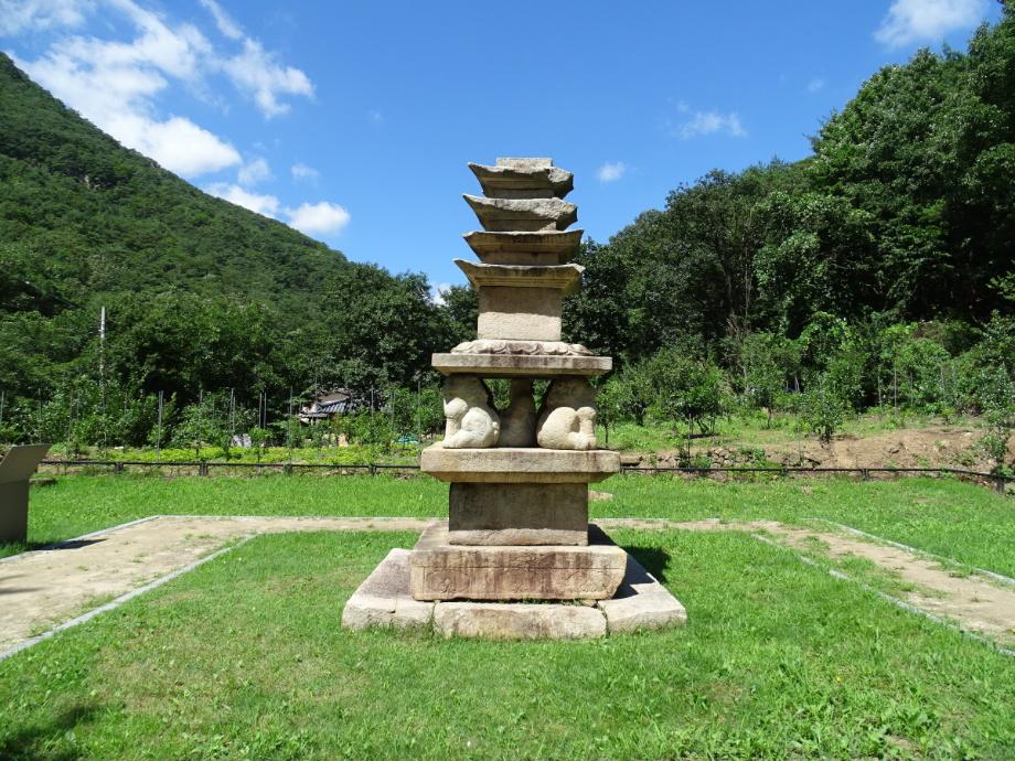 제천 사자빈신사지 사사자 구층석탑이미지