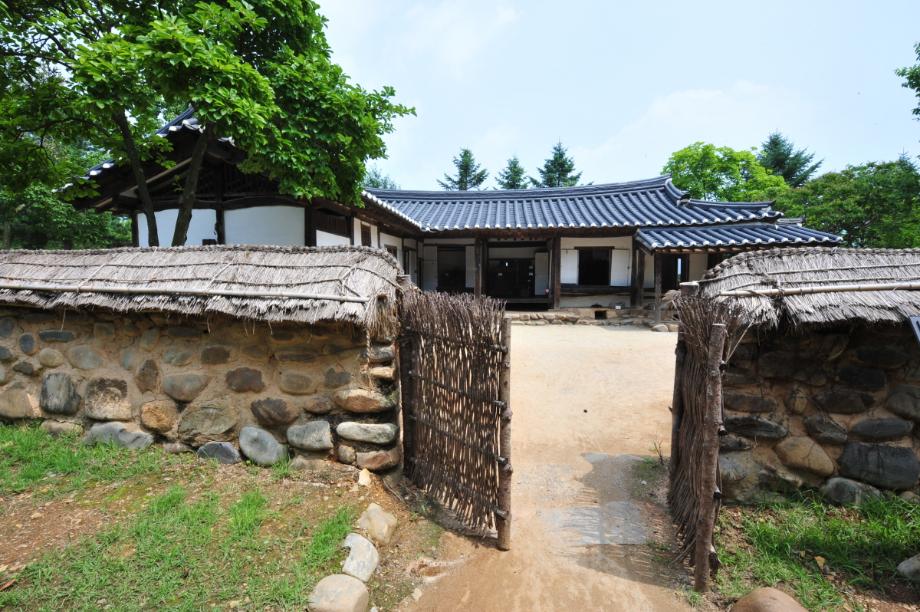 충청북도 도지정(유형)문화재 관리실태 및 개선방안 연구