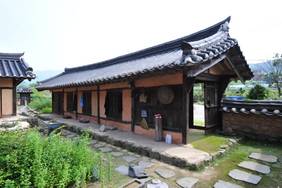 충청북도 도지정(유형)문화재 관리실태 및 개선방안 연구