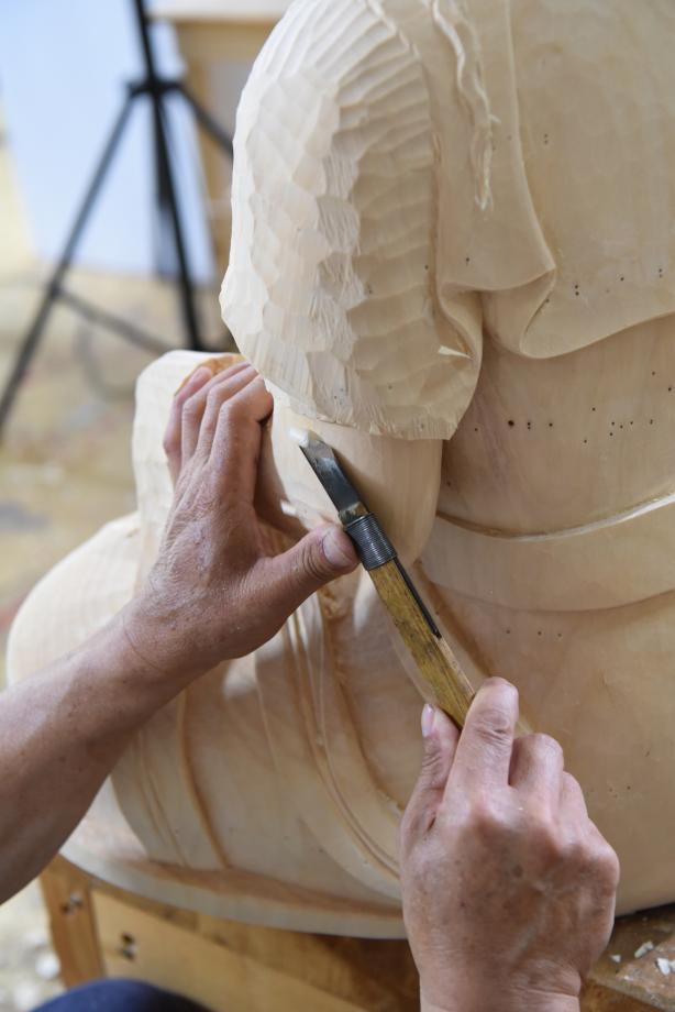 충척북도 무형문화재 제21호 목불조각장