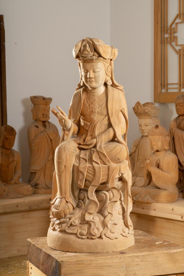 충척북도 무형문화재 제21호 목불조각장